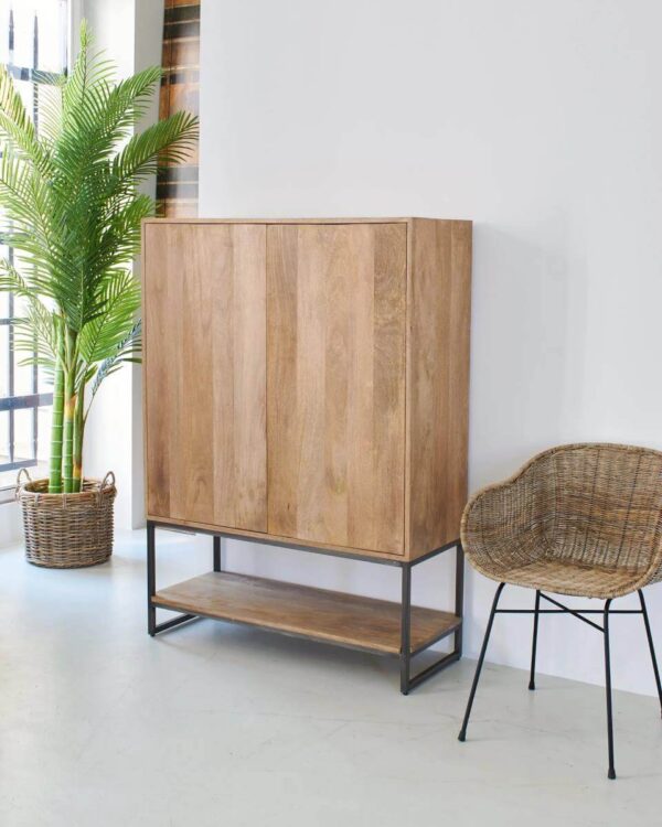 Credenza stile industriale