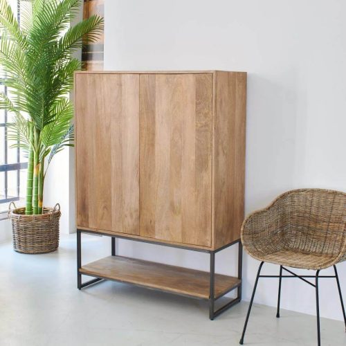 Credenza due ante in stile industriale in ferro e legno