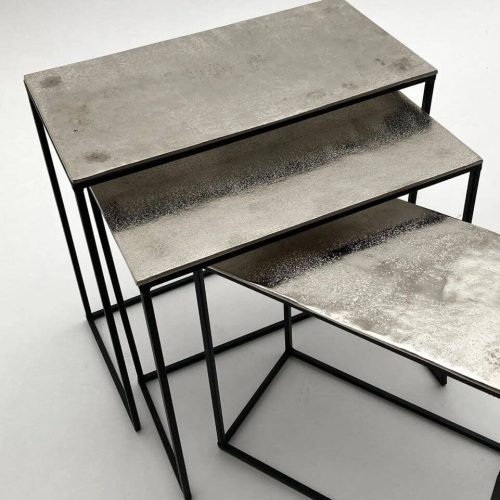 Set 3 tavolini da salotto in alluminio finitura argento anticato e ferro