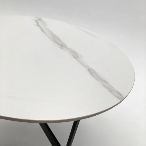Tavolino rotondo in marmo bianco striato con struttura in ferro